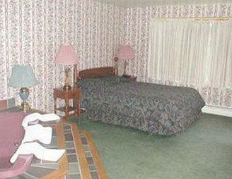 Pownal Ladd Brook Inn الغرفة الصورة
