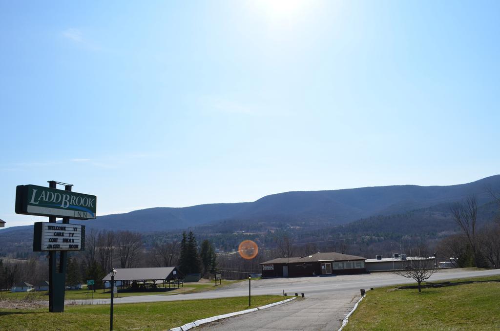 Pownal Ladd Brook Inn المظهر الخارجي الصورة
